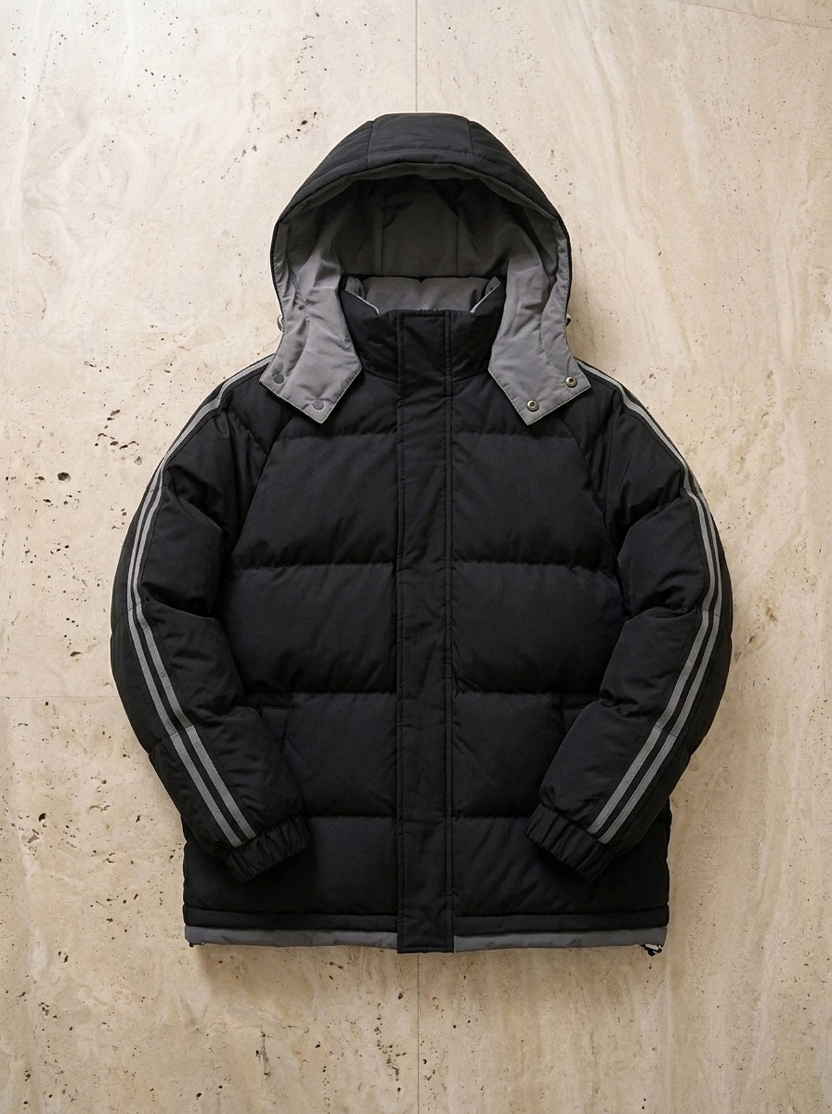 Preto | Jaqueta puffer com capuz Haia preto – peça sozinha vista de cima