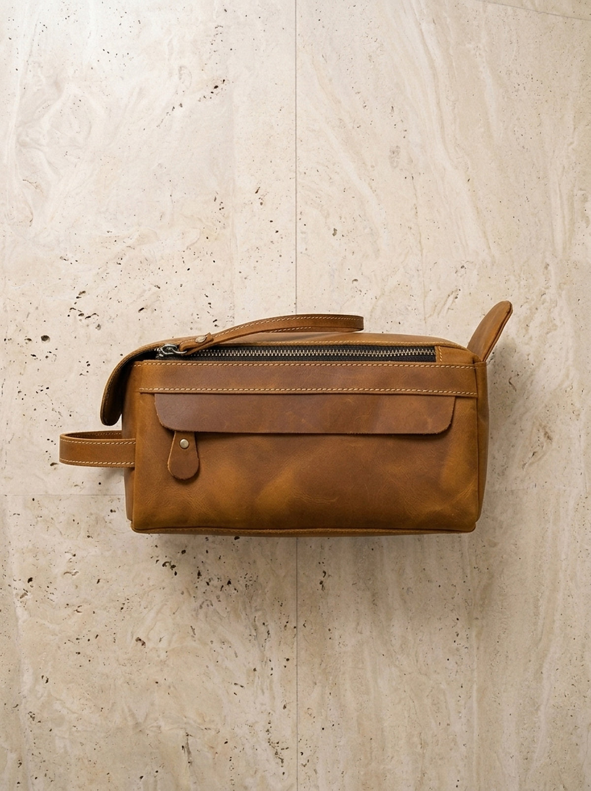 Marrom | Necessaire de couro Halifax marrom – necessaire sozinha vista de cima
