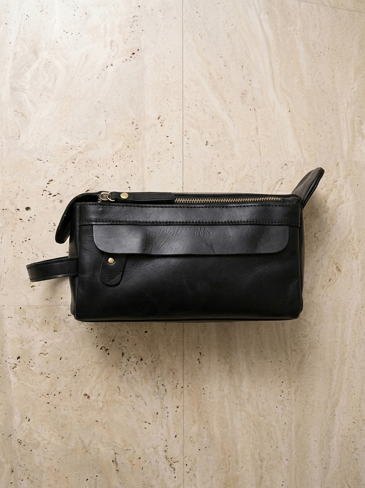 Preto | Necessaire de couro Halifax preto – necessaire sozinha vista de cima