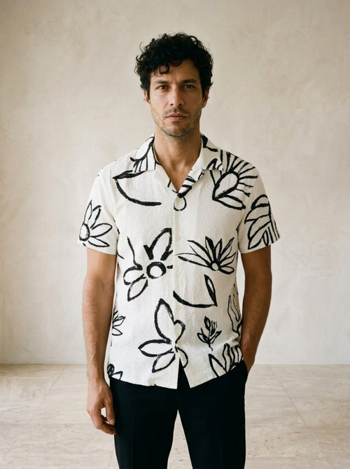 Branco | Camisa estampada floral Hallstatt branco – vista de frente, recorte próximo