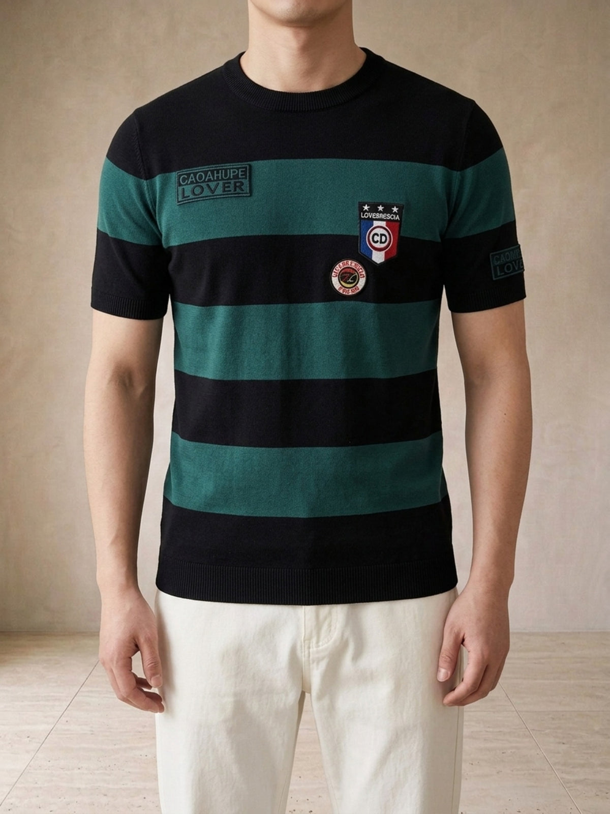 Verde | Camiseta de tricô listrada Sartong Höfn preta com listras verdes – peça no corpo, foto de produto