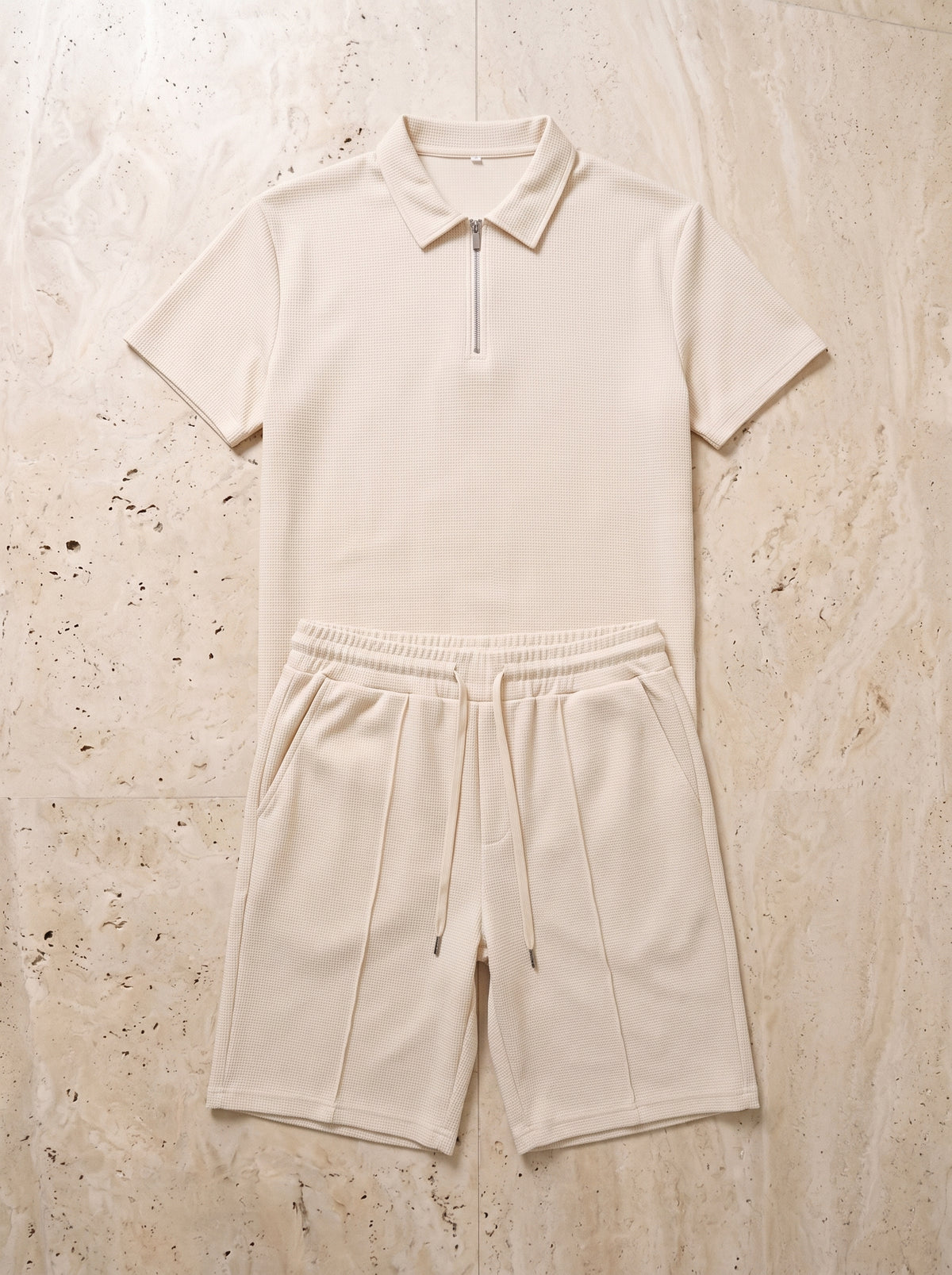 Bege | Conjunto polo waffle com zíper e short Hydra bege – peça sozinha vista de cima
