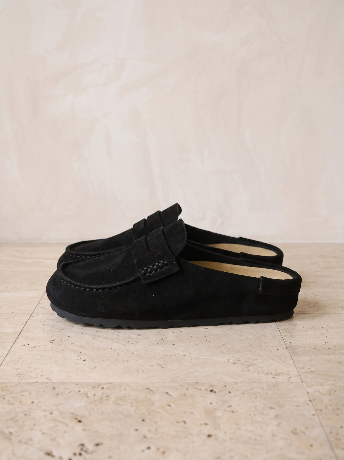 Preto | Mule de couro com sola de cortiça Hyères preto – par de lado, foto de produto