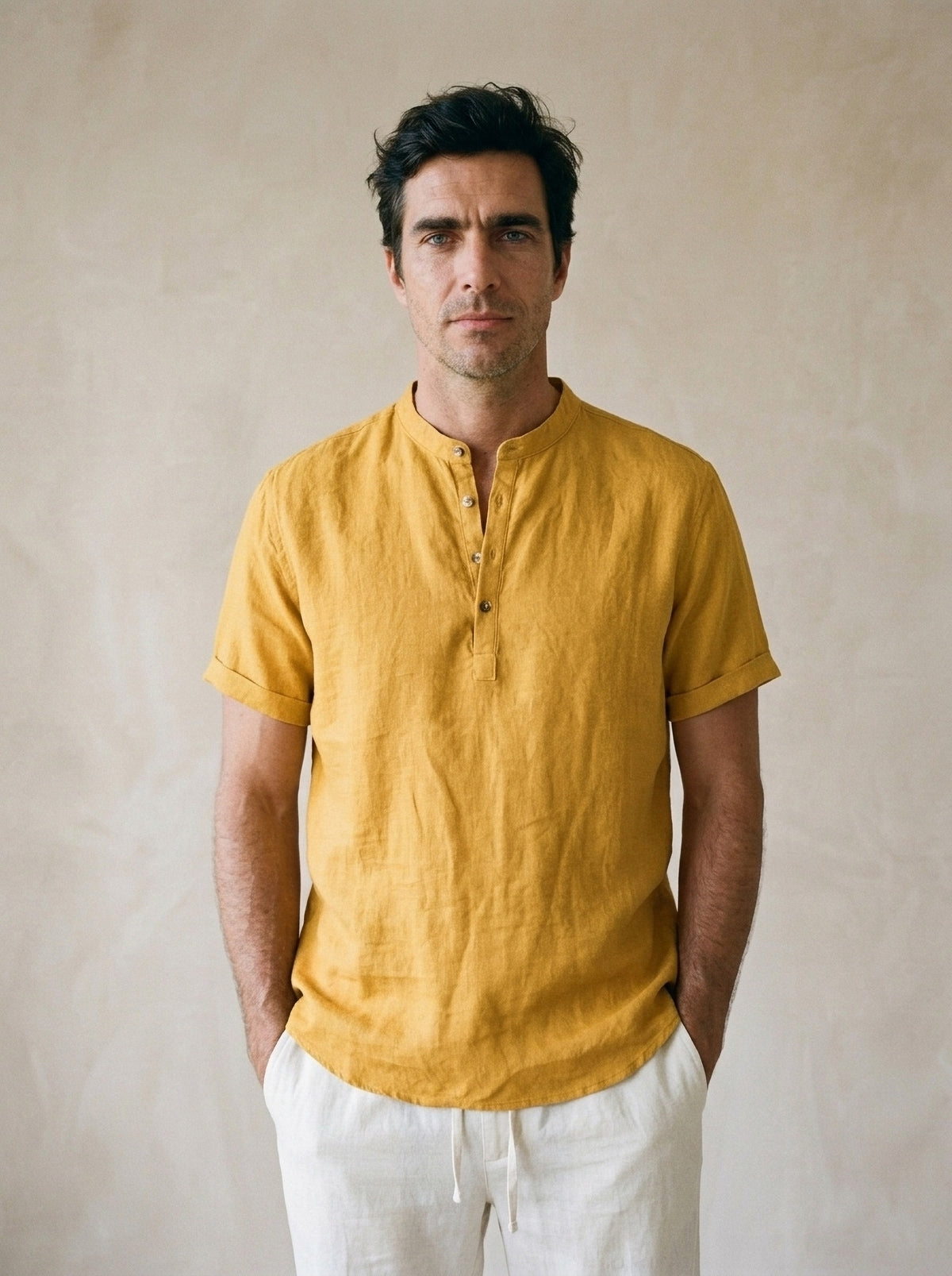Amarelo | Camisa de linho manga curta Interlaken amarelo – vista de frente, recorte próximo