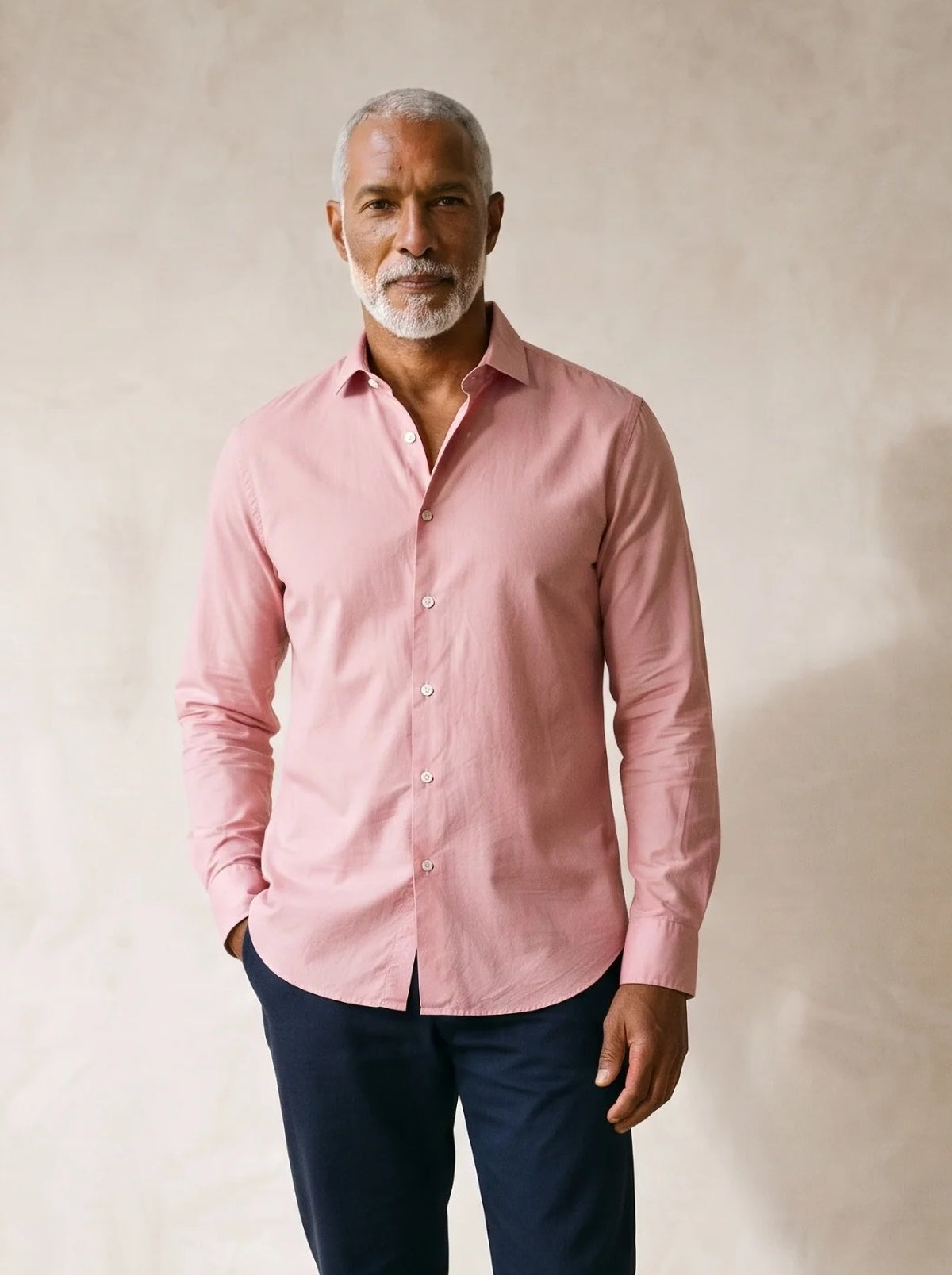 Rosa | Camisa lisa manga longa Kilkenny rosa – vista de frente, recorte próximo