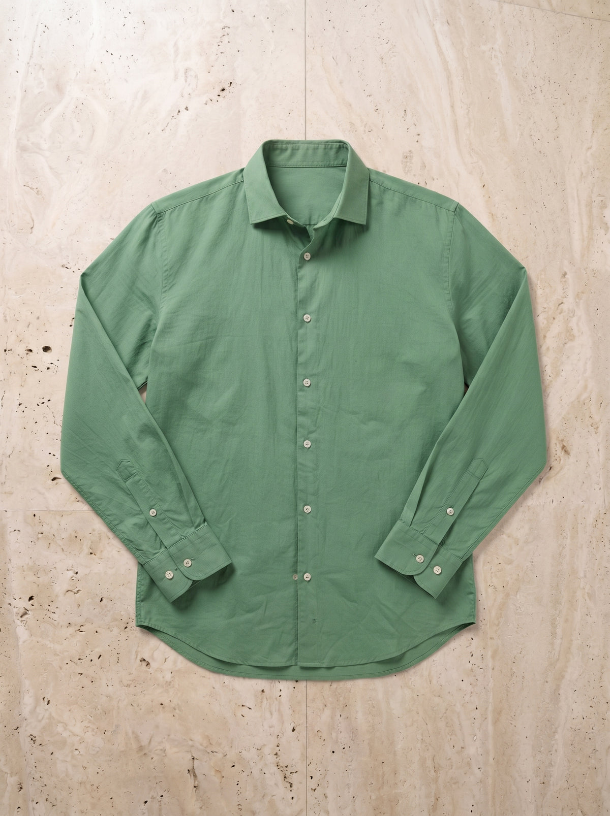 Verde | Camisa lisa manga longa Kilkenny verde – peça sozinha vista de cima
