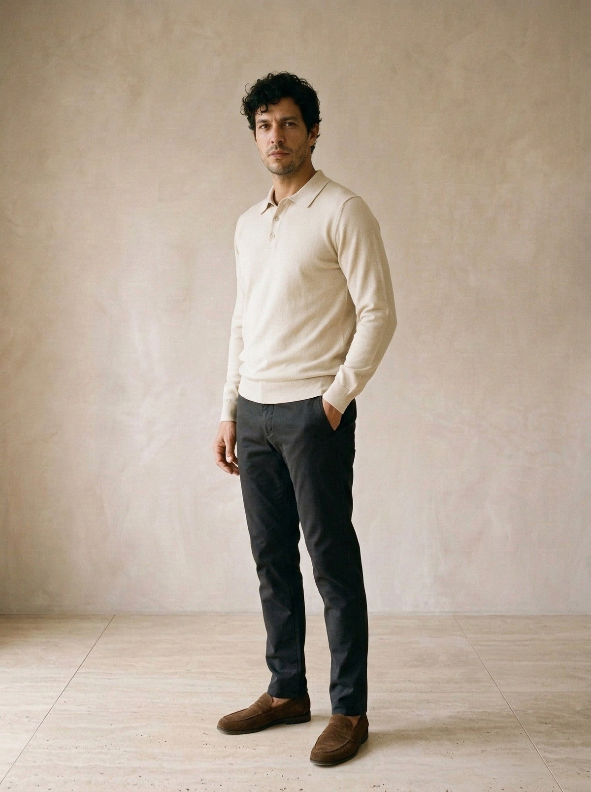 Bege | Camisa polo de tricot Killarney bege – vista três quartos