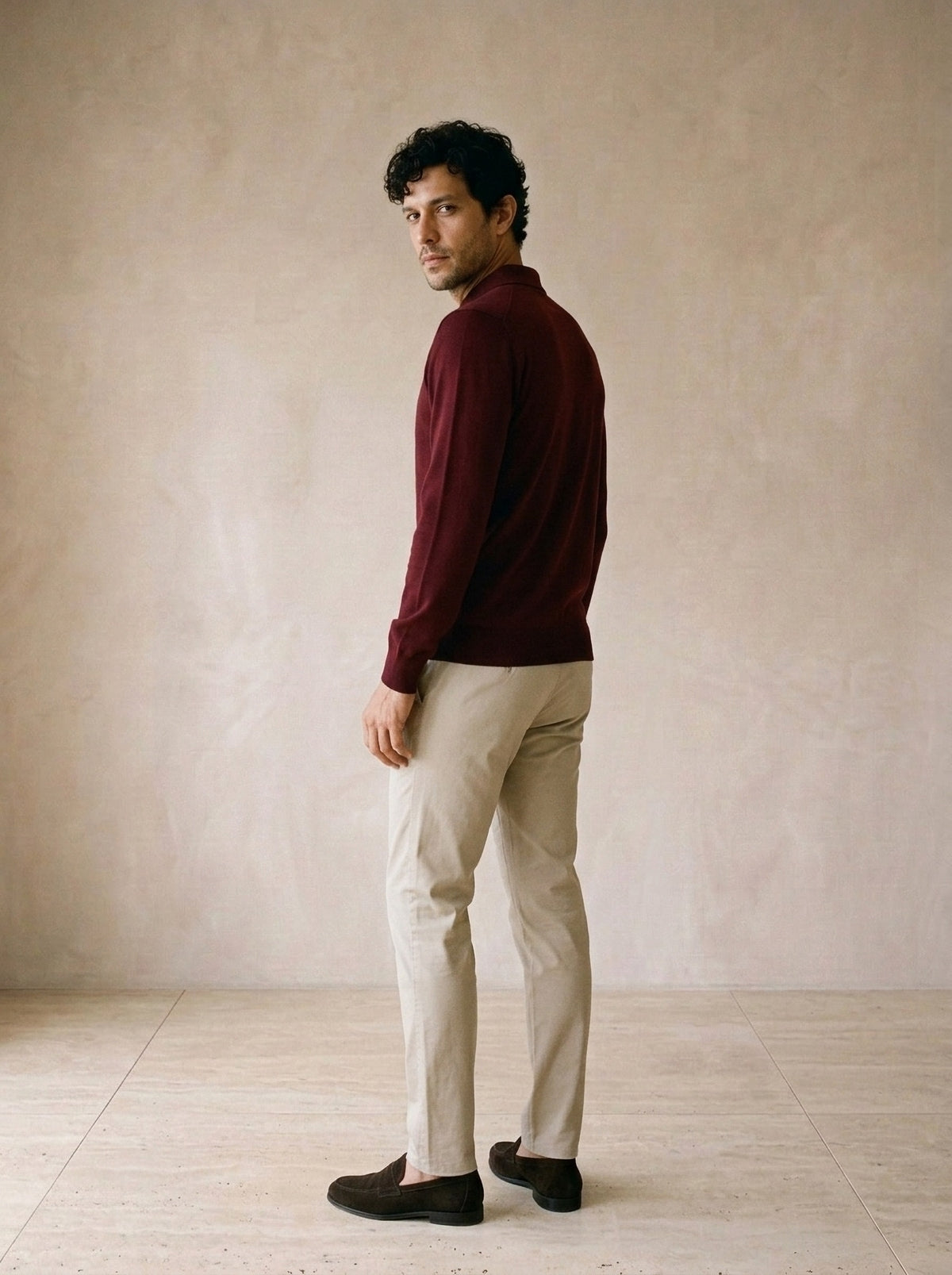 Vinho | Camisa polo de tricot Killarney vinho – costas, olhando por cima do ombro
