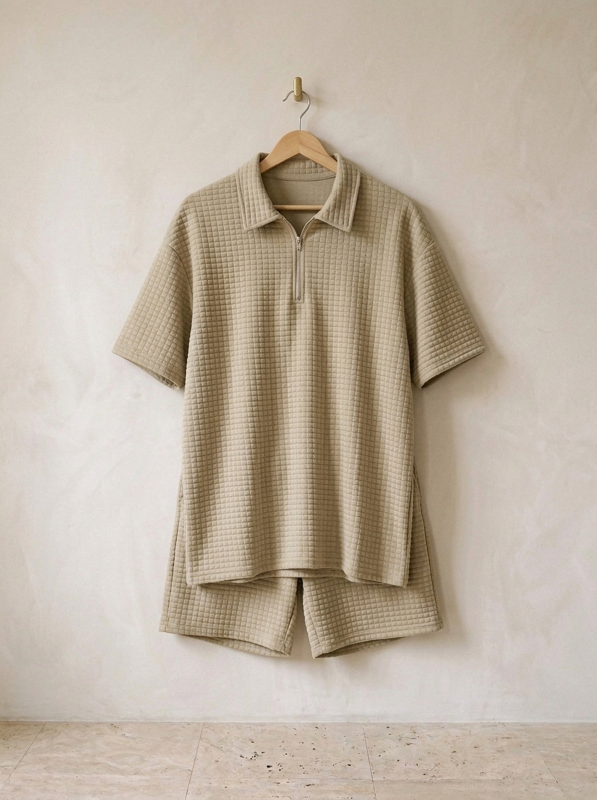 Cáqui | Conjunto polo texturizada com zíper e short Kythira cáqui – peça sozinha, foto de produto