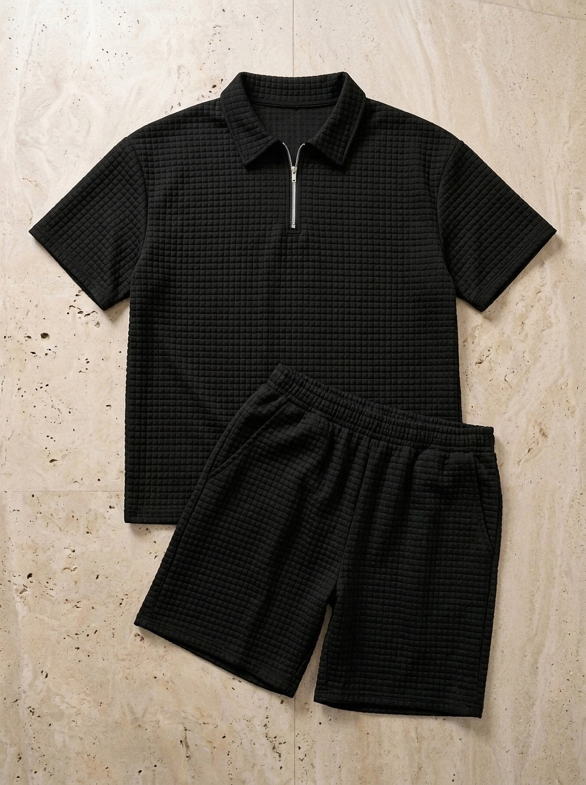 Preto | Conjunto polo texturizada com zíper e short Kythira preto – peça sozinha vista de cima