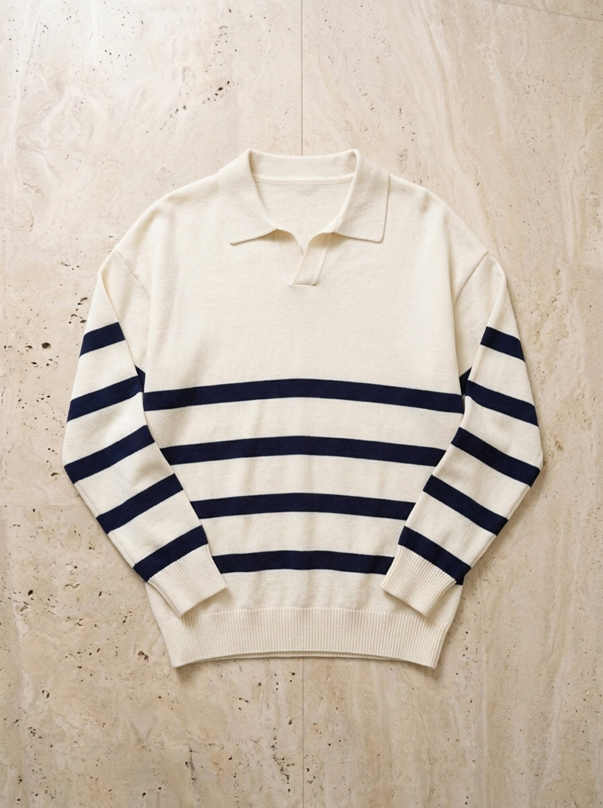Off-white | Suéter polo listrado Lauterbrunnen off-white – peça sozinha vista de cima