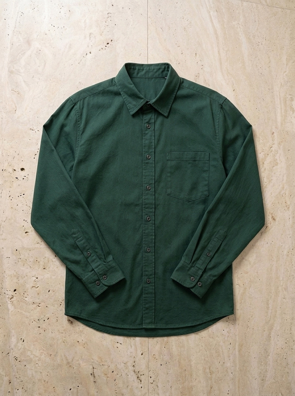 Verde | Camisa de algodão Leiria verde – peça sozinha vista de cima