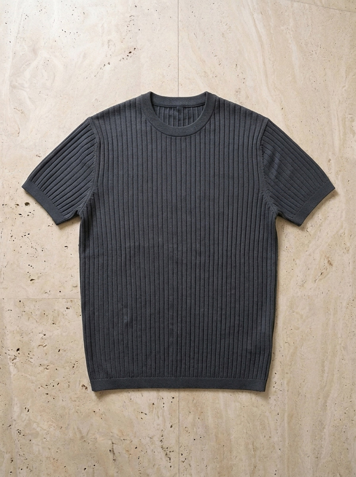 Cinza | Camiseta de tricô canelado Lillehammer cinza – peça sozinha vista de cima