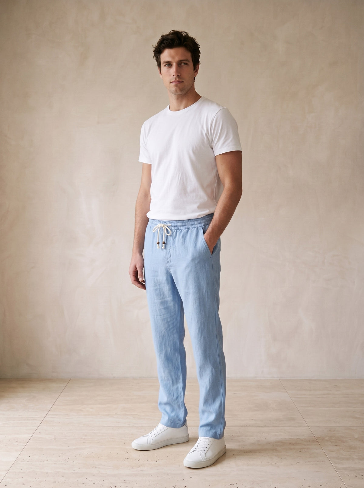 Azul-claro | Calça de linho com cordão Liverpool azul-claro – corpo inteiro