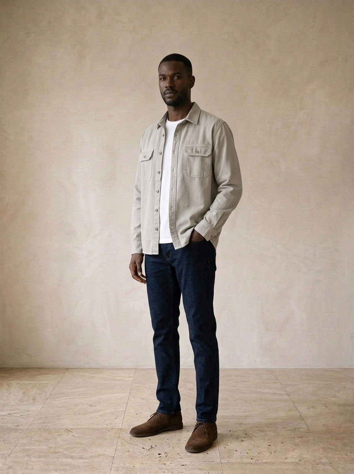 Cinza | Camisa de sarja com bolsos Loches cinza – vista três quartos