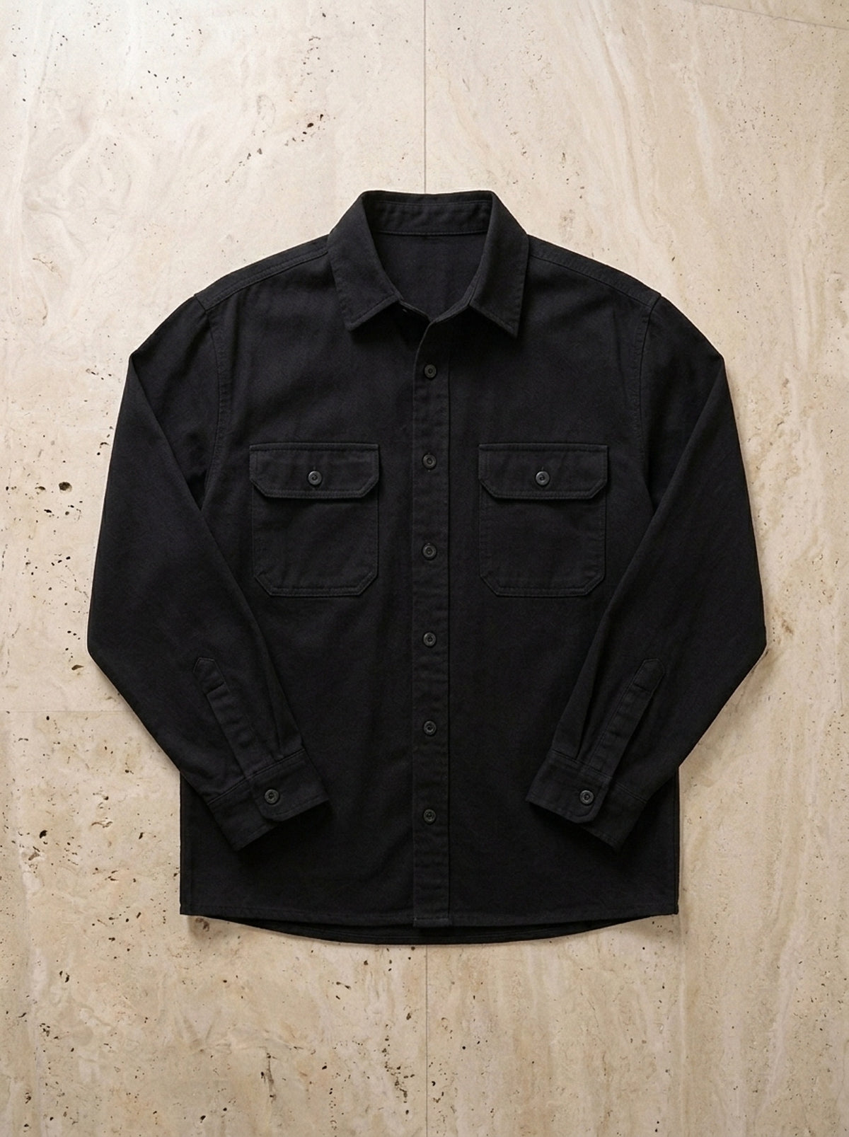 Preto | Camisa de sarja com bolsos Loches preto – peça sozinha vista de cima