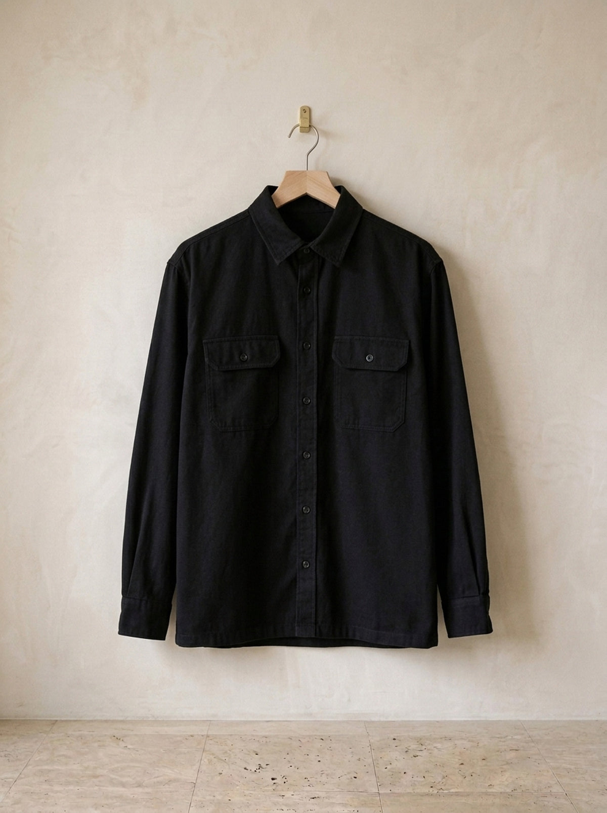 Preto | Camisa de sarja com bolsos Loches preto – peça sozinha, foto de produto
