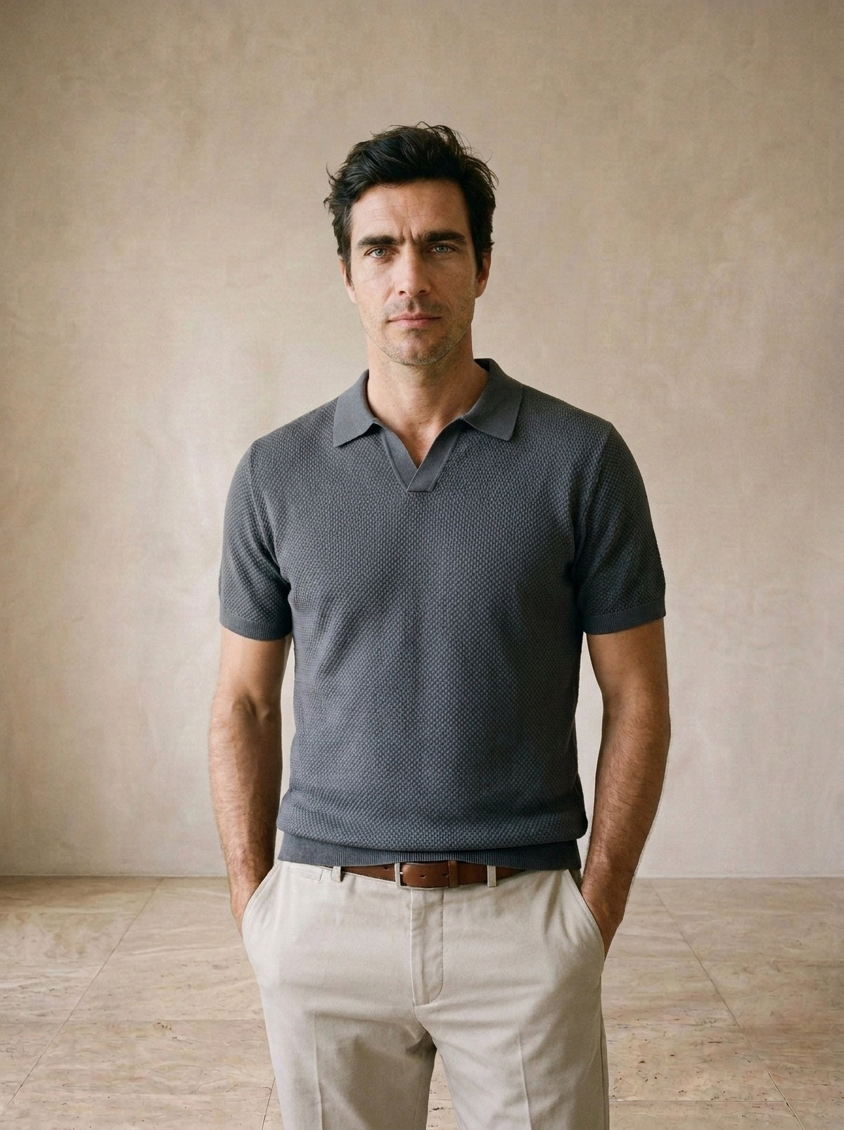 Cinza-escuro | Camisa polo de tricot slim Londres cinza-escuro – vista de frente, recorte próximo