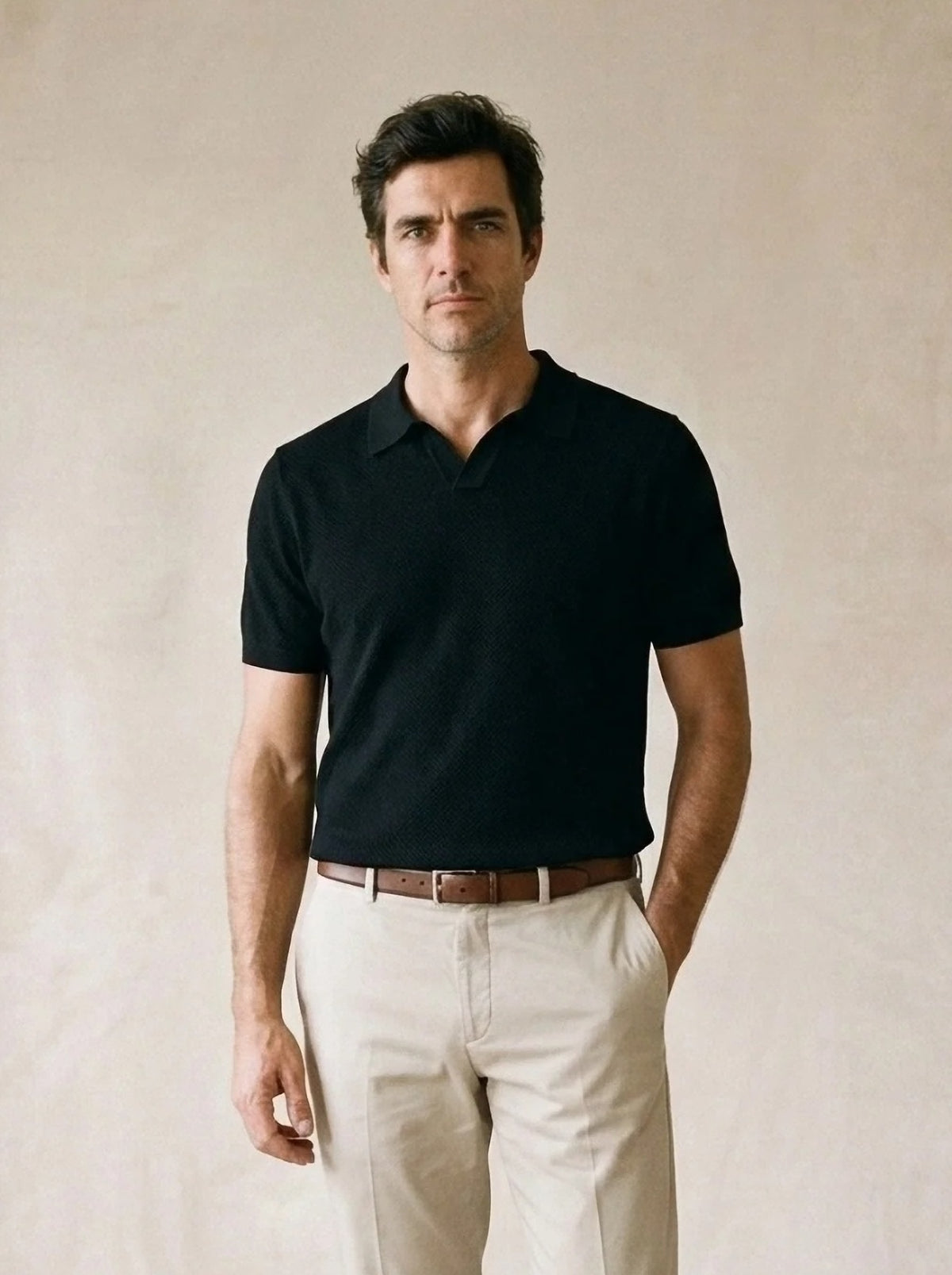 Preto | Camisa polo de tricot slim Londres preto – vista de frente, recorte próximo
