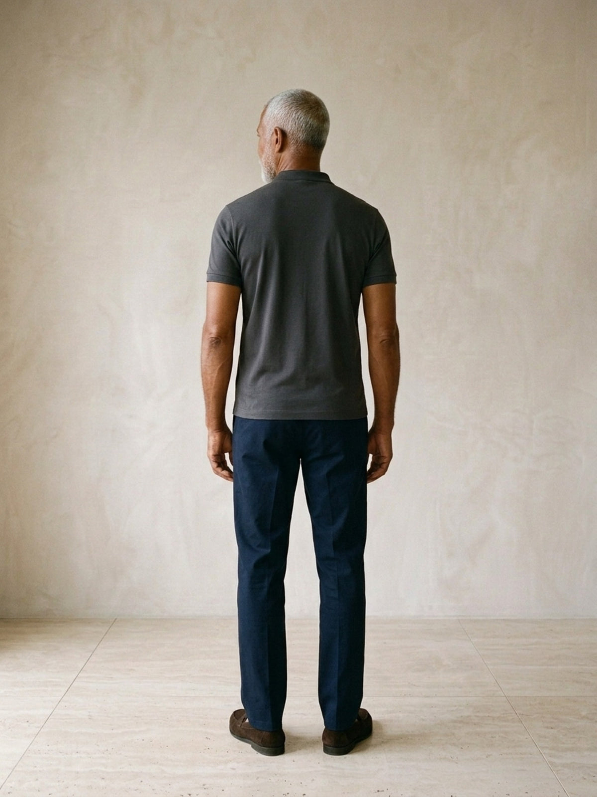 Cinza-chumbo | Camisa polo de algodão slim Sartong Lugano cinza-chumbo – vista de costas