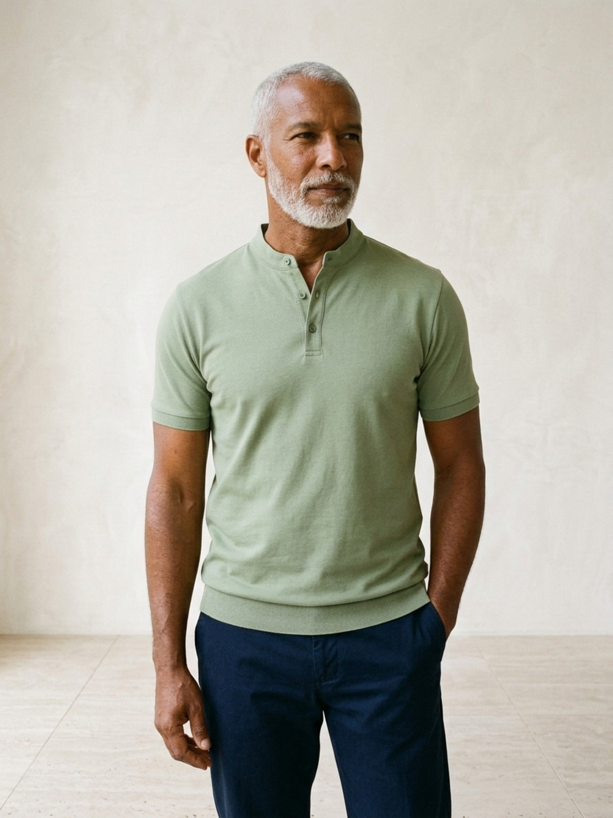 Verde-claro | Camisa polo de algodão slim Sartong Lugano verde-claro – vista de frente, recorte próximo