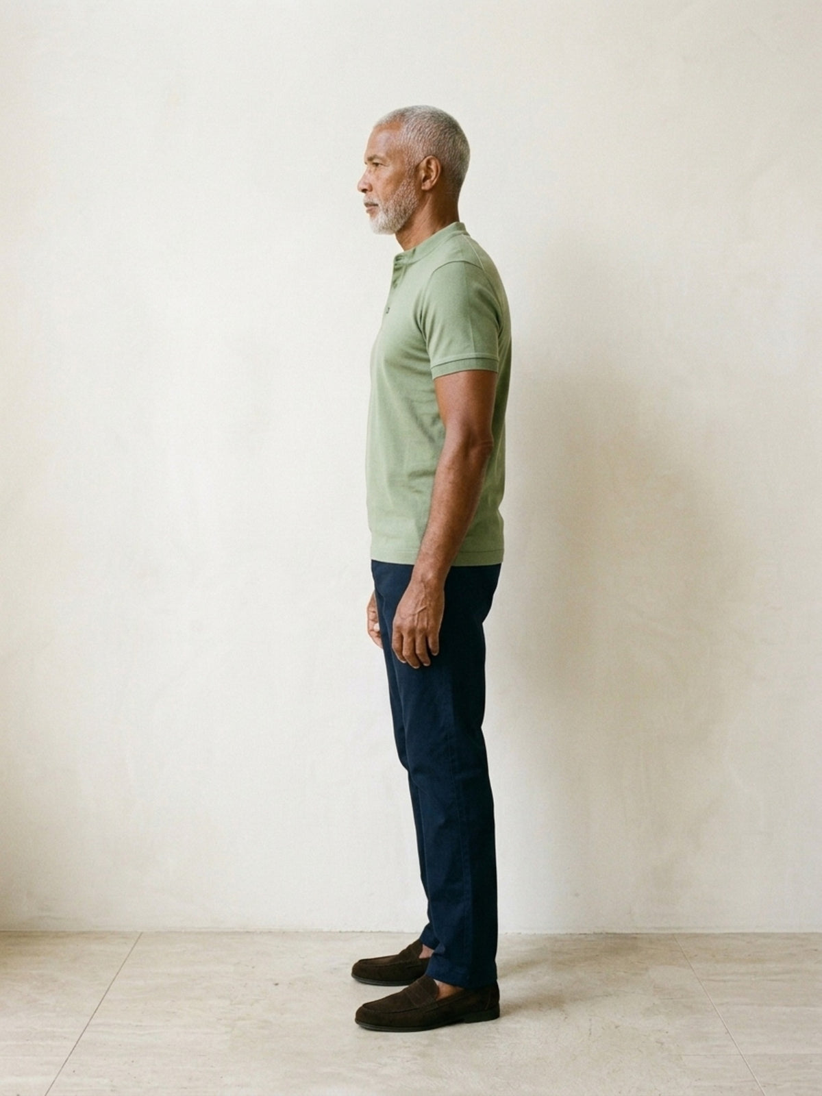 Verde-claro | Camisa polo de algodão slim Sartong Lugano verde-claro – vista de perfil