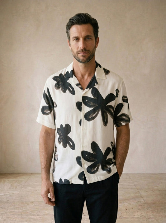 Camisa estampa de flores Málaga – vista de frente, recorte próximo