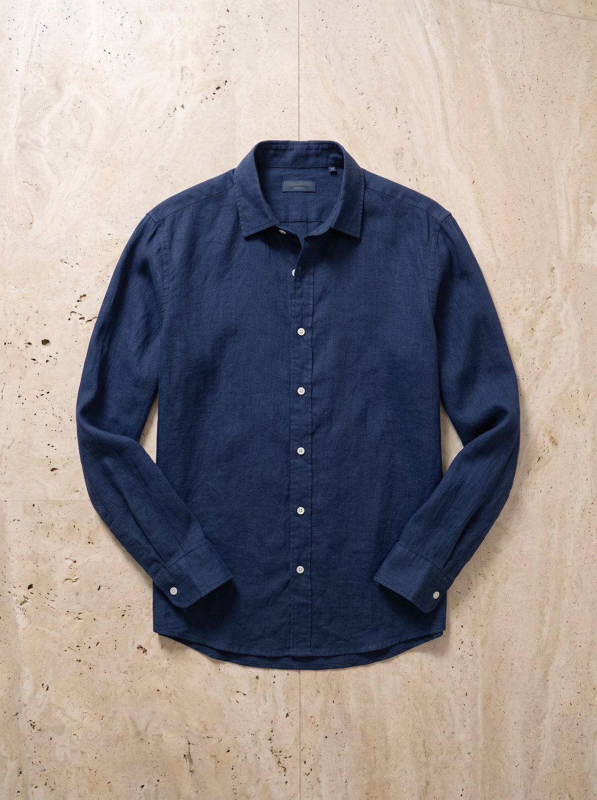 Azul-marinho | Camisa social de linho slim Marselha azul-marinho – peça sozinha vista de cima