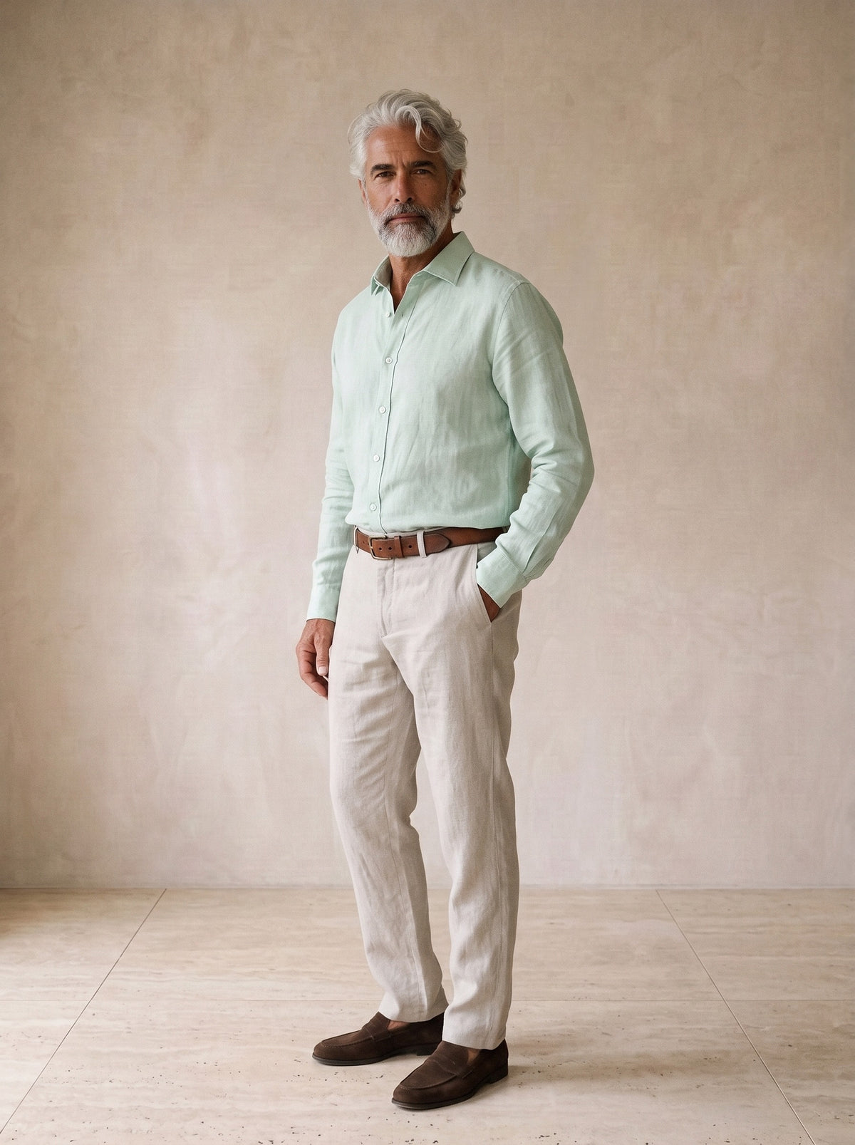Verde-claro | Camisa social de linho slim Marselha verde-claro – vista três quartos