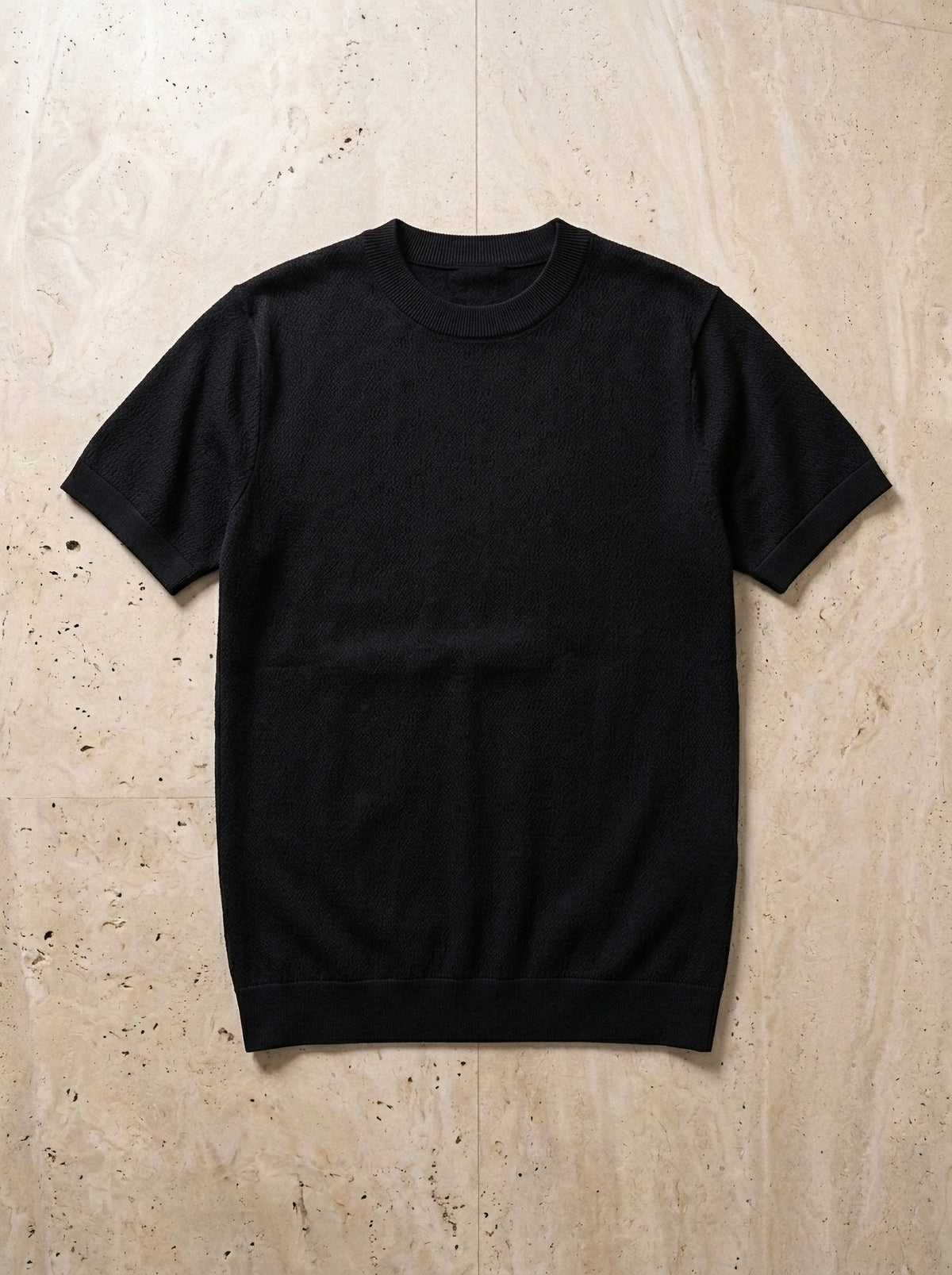 Preto | Camiseta de tricô Menton preto – peça sozinha vista de cima