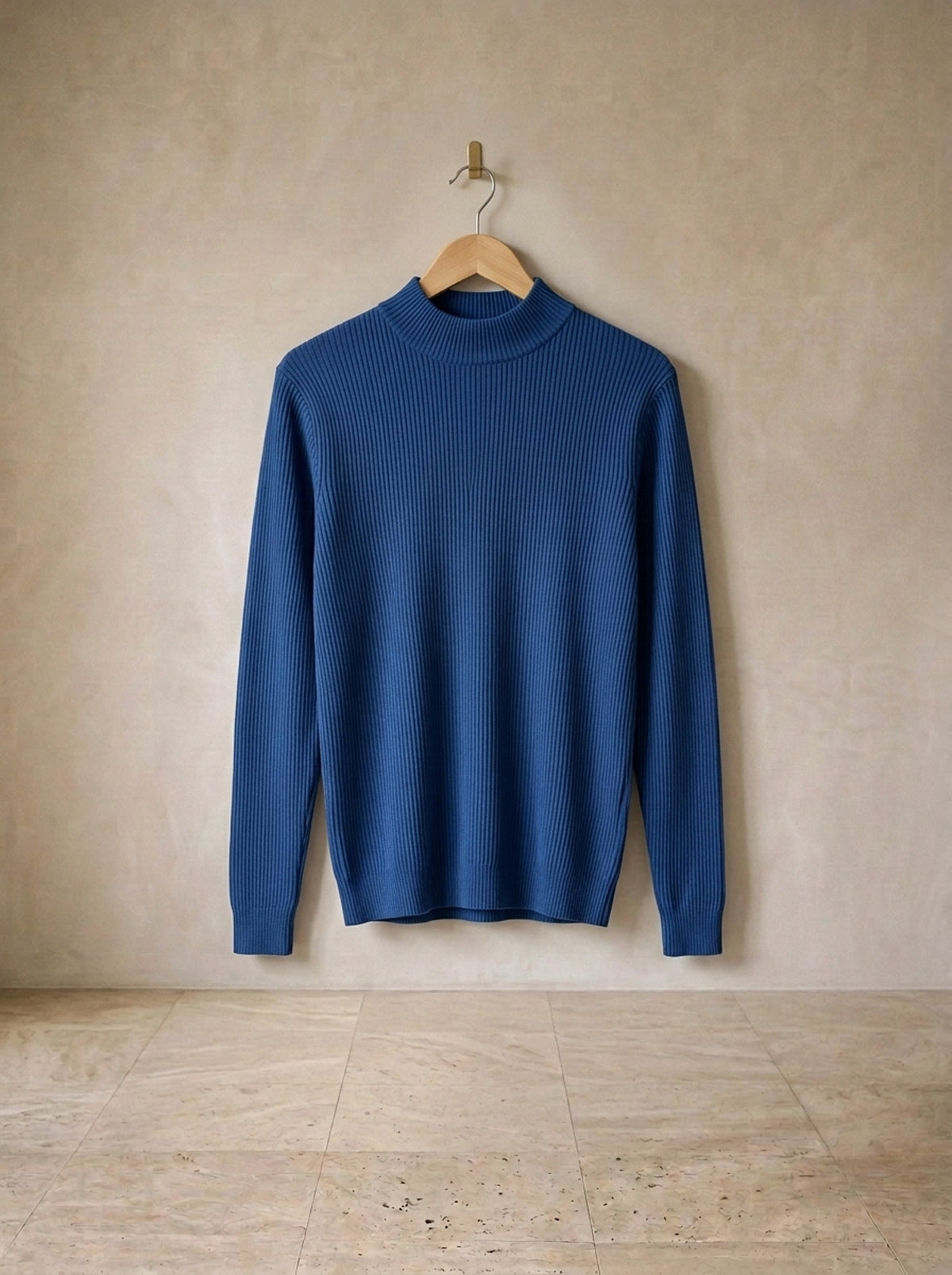 Azul | Suéter meia gola canelado Méribel azul – peça sozinha, foto de produto