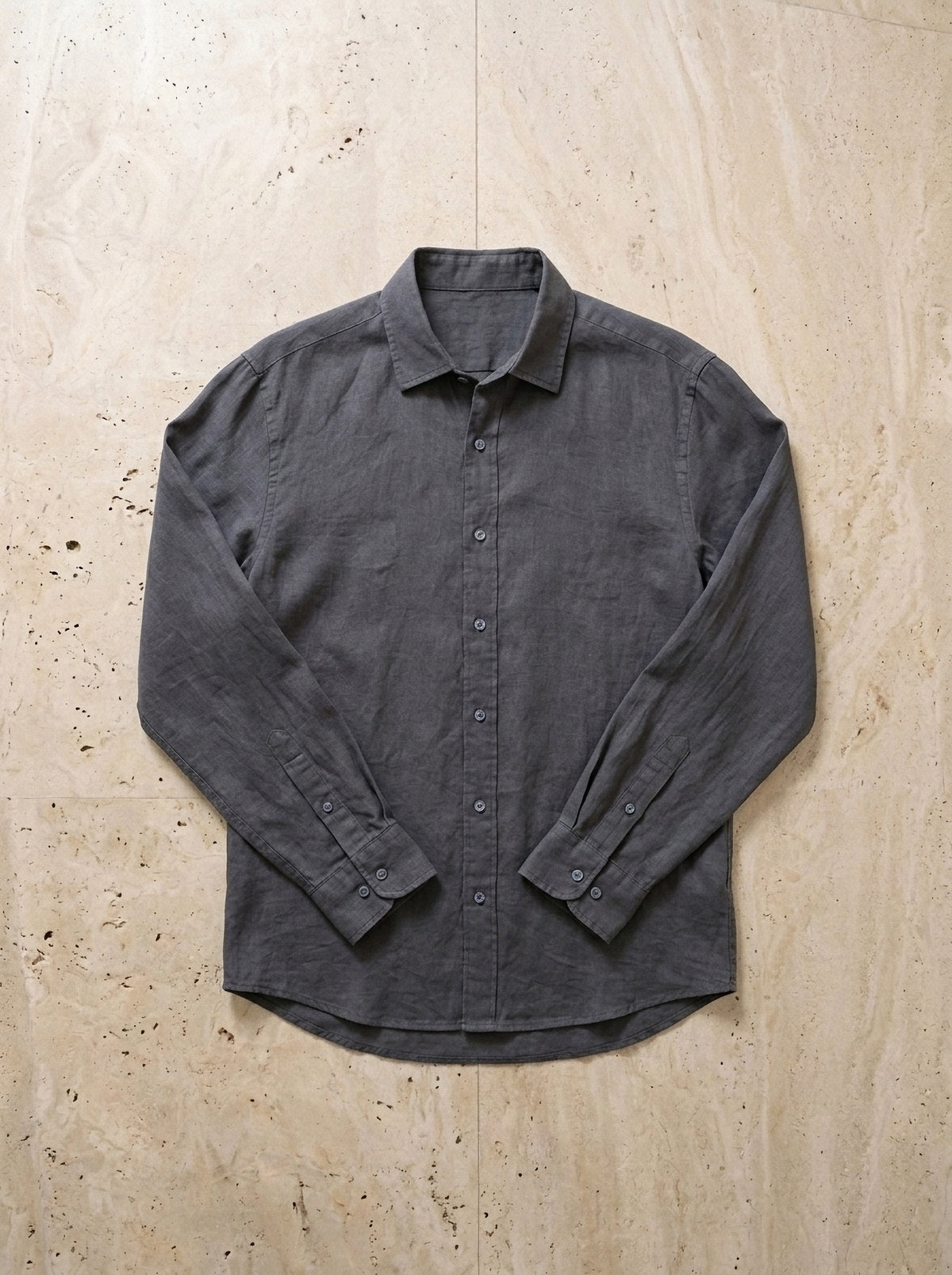 Cinza-escuro | Camisa de linho Mijas cinza-escuro – peça sozinha vista de cima