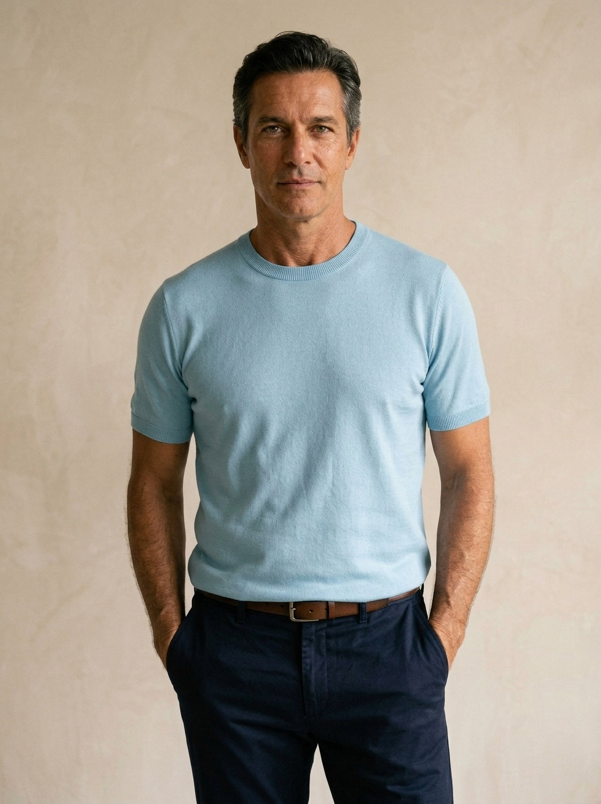 Azul | Camiseta de tricot Myrdal azul – vista de frente, recorte próximo