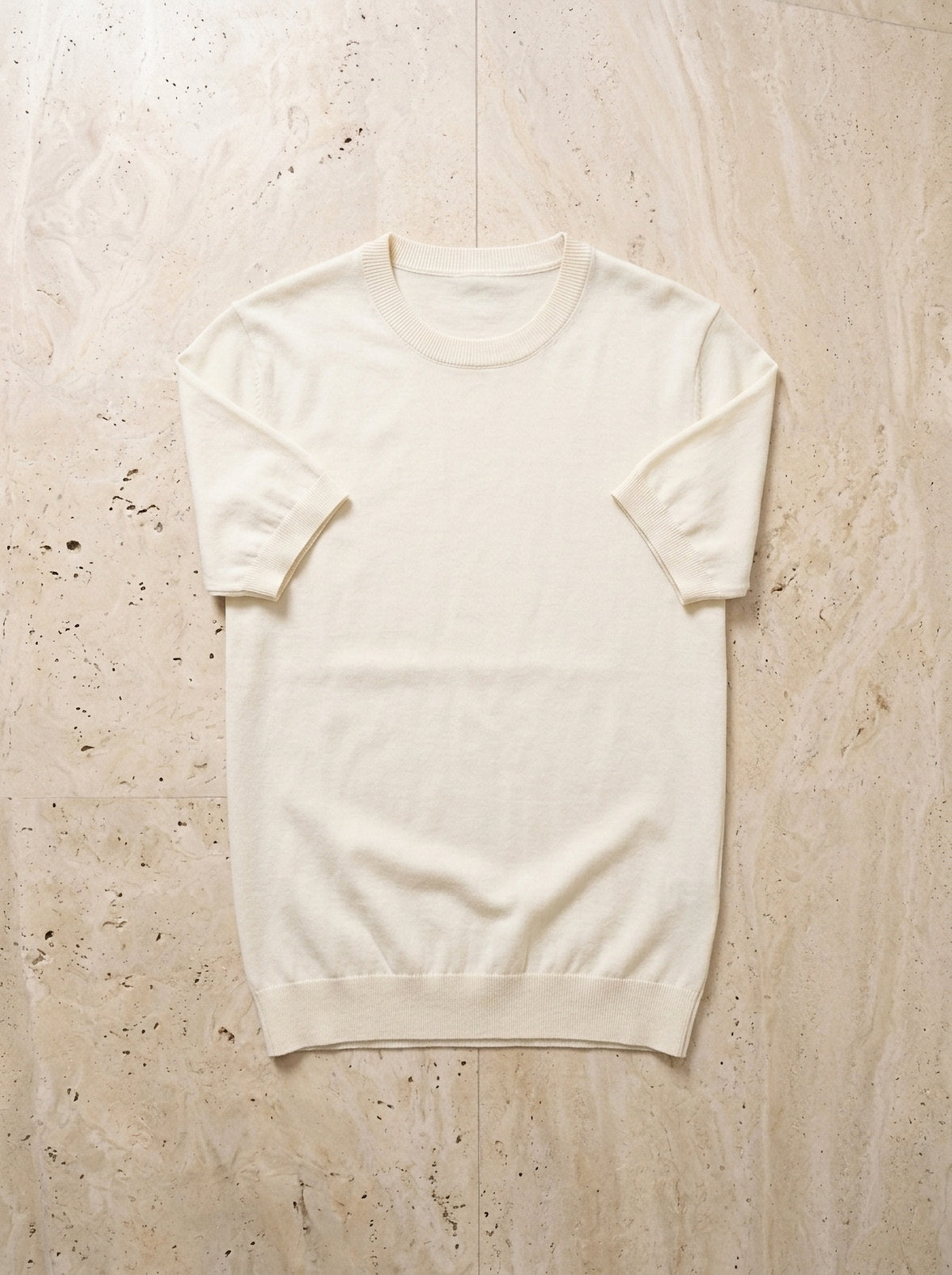 Bege | Camiseta de tricot Myrdal bege – peça sozinha vista de cima