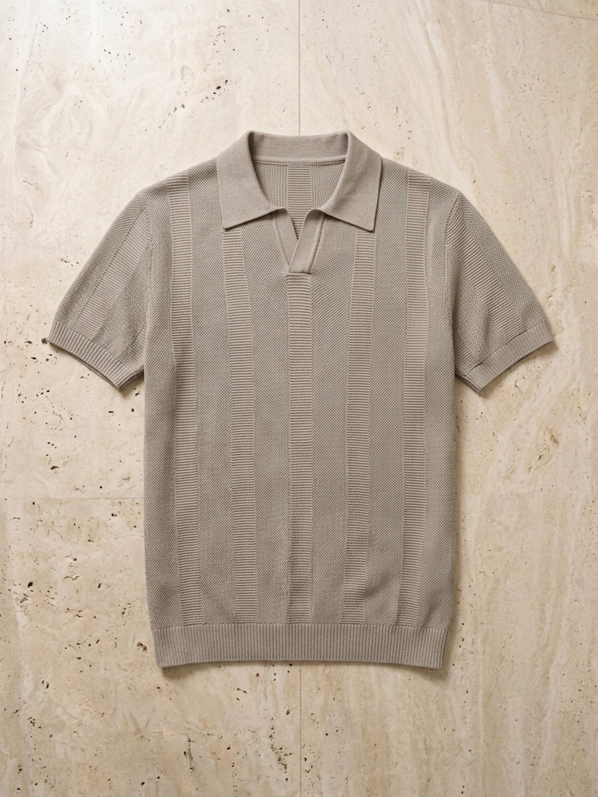 Damasco | Camisa polo de tricô vazado Sartong Nantes damasco (bege acinzentado) – peça sozinha vista de cima