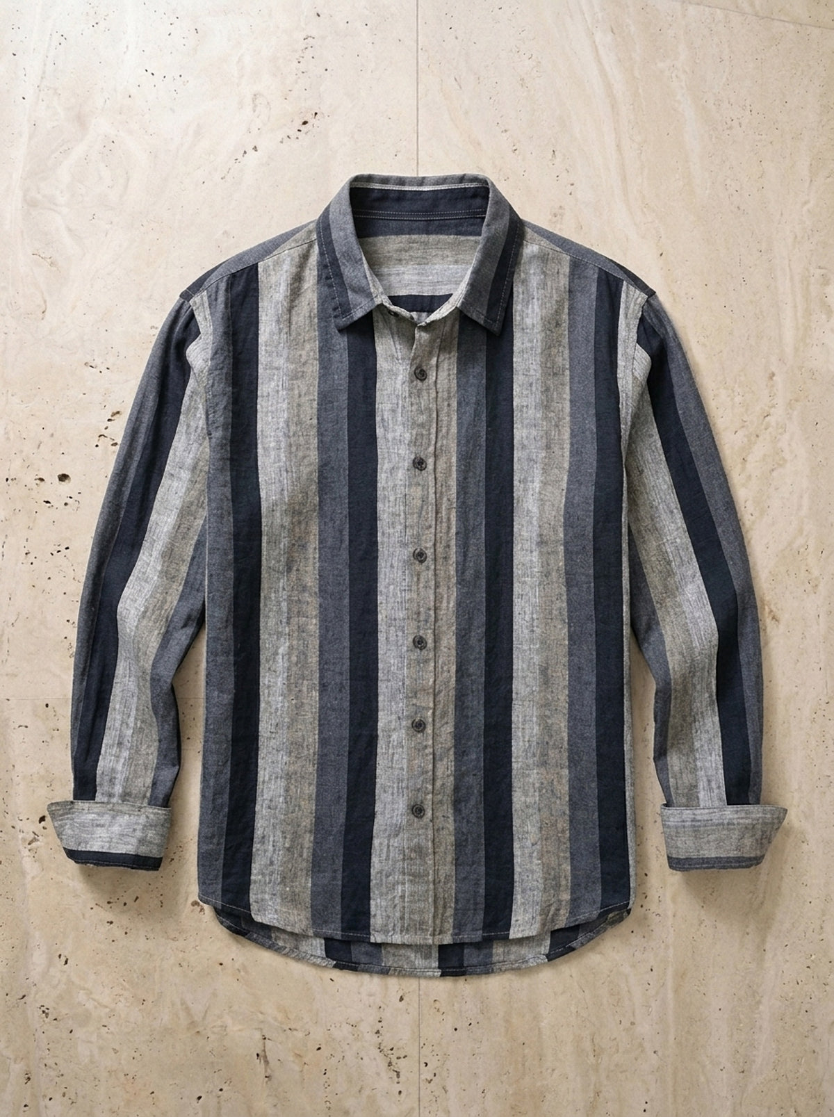 Camisa de linho listrada Nápoles – peça sozinha vista de cima