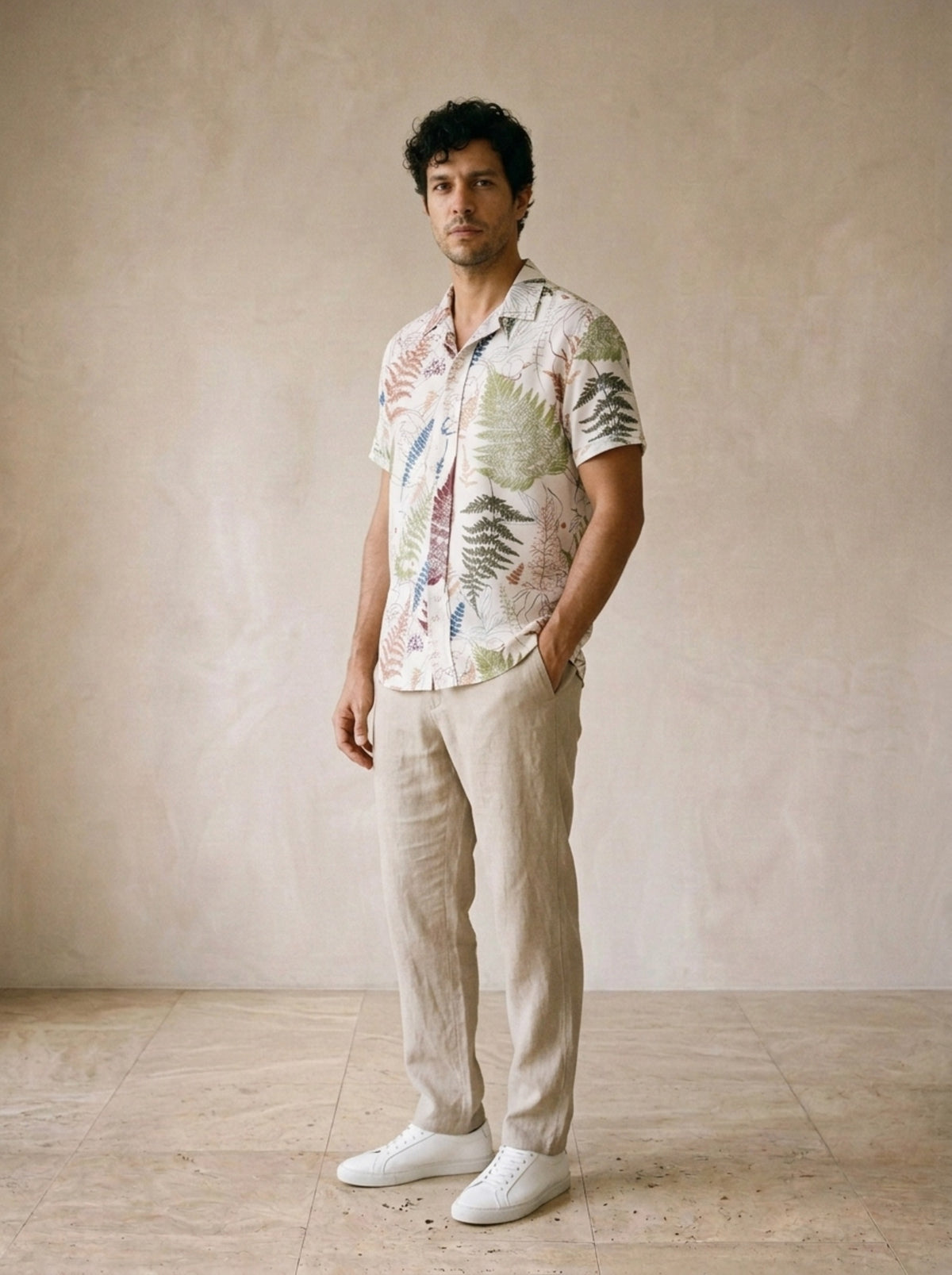 Camisa estampa de folhagens Nazaré – vista três quartos