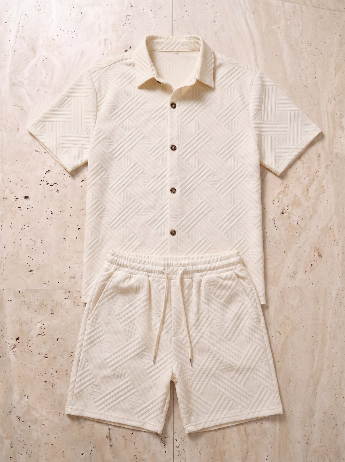 Creme | Conjunto camisa de tricô e short Nerja creme – peça sozinha vista de cima