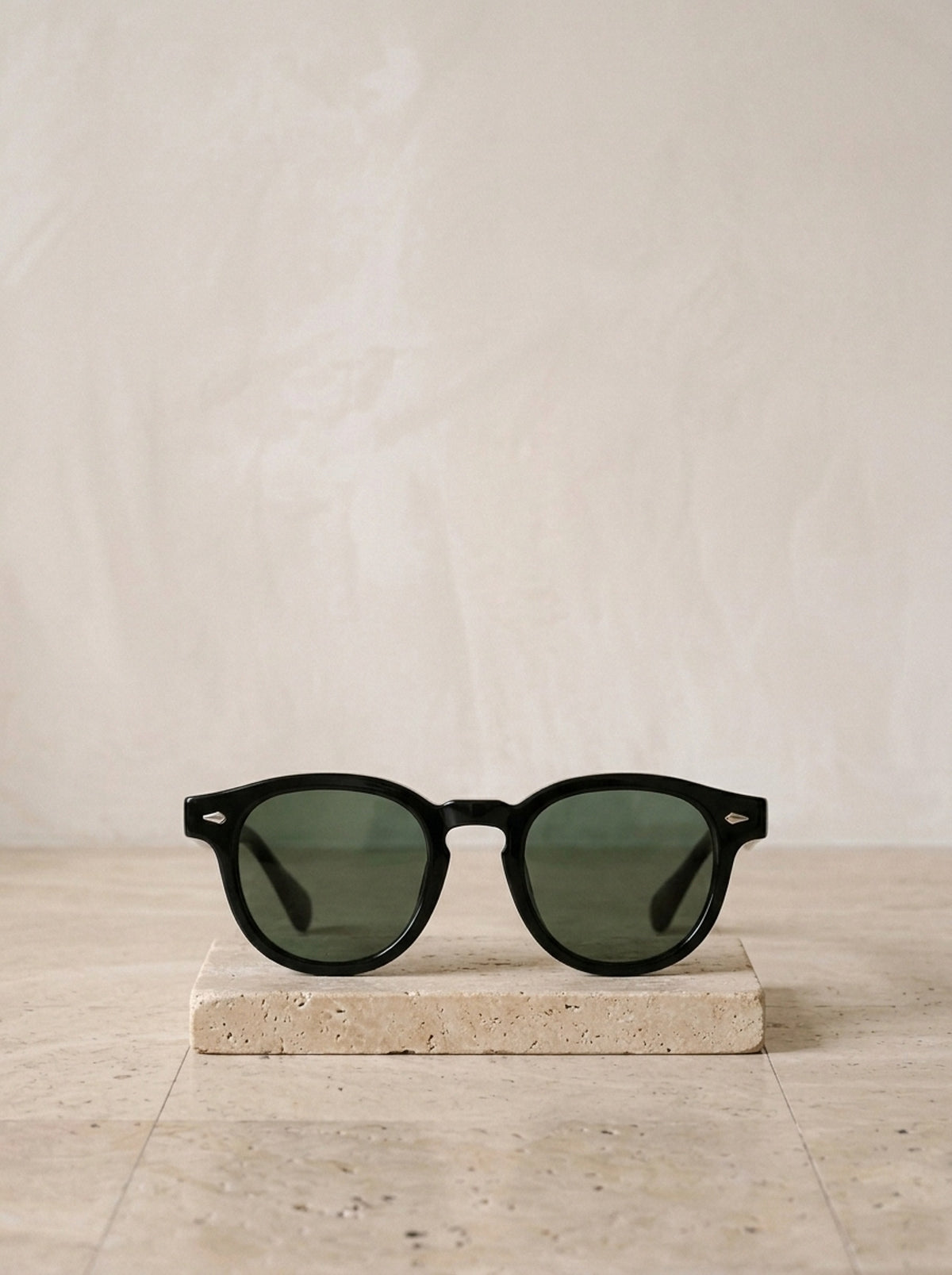 Preto/Verde | Óculos de sol de acetato Niš preto/verde – peça sozinha, foto de produto
