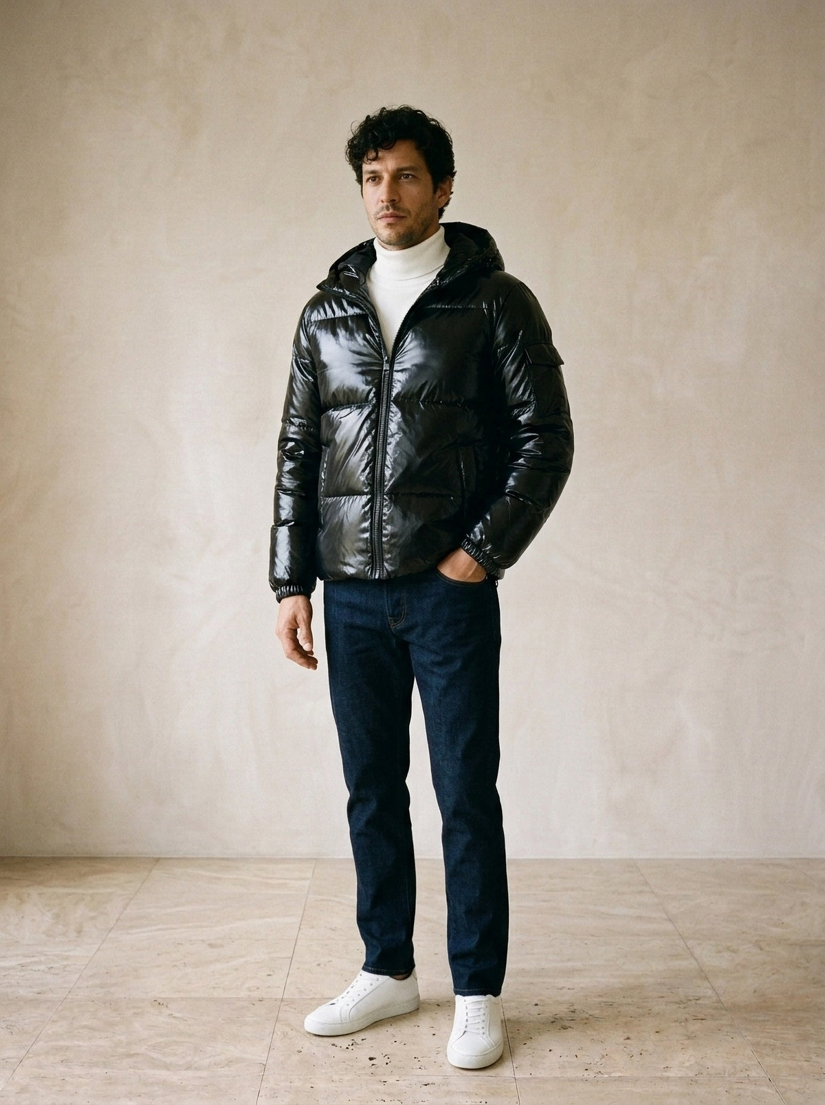 Preto | Jaqueta puffer brilhante com capuz Odense preto – vista três quartos