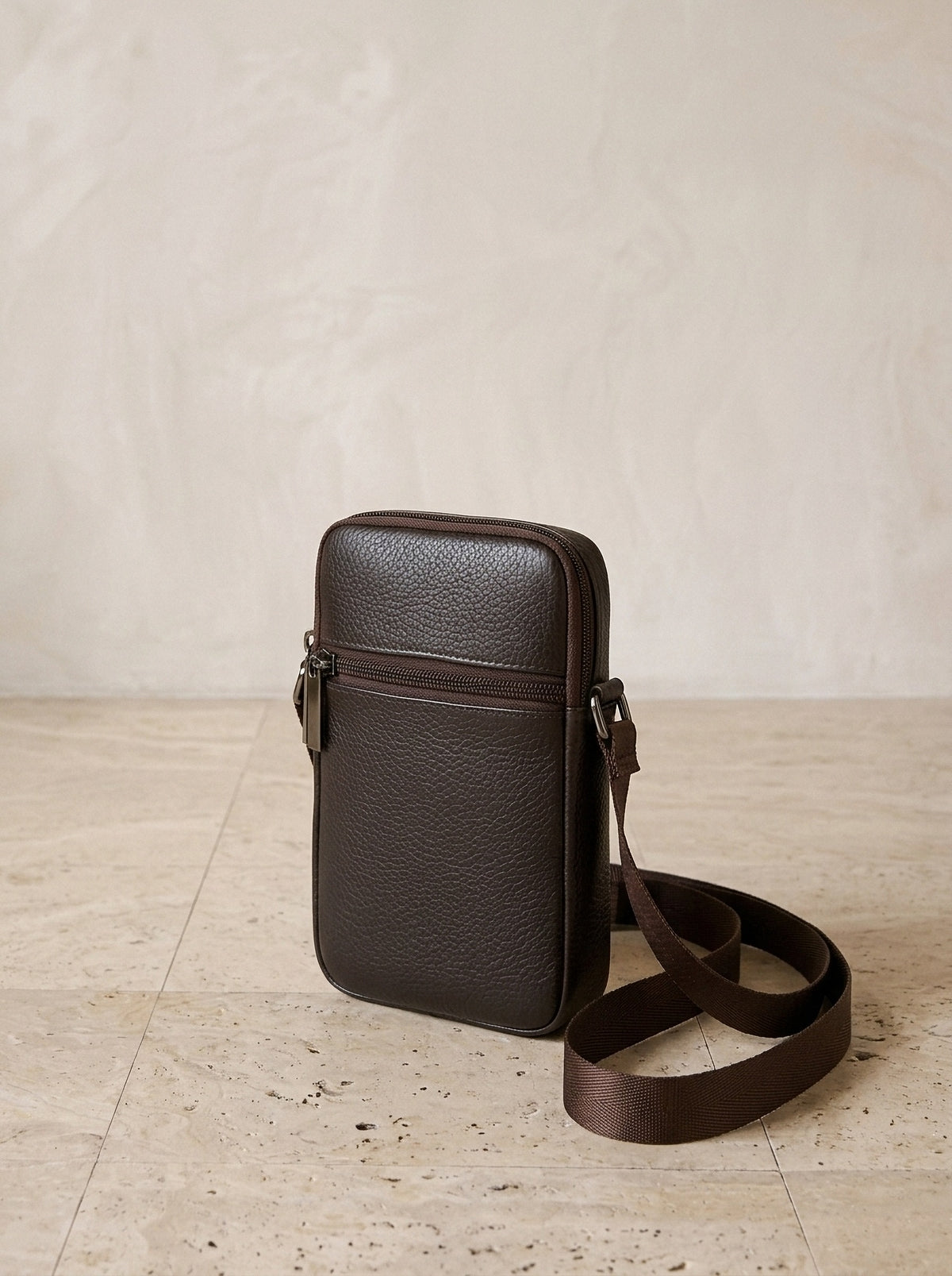 Café | Bolsa de ombro de couro Orte café – vista três quartos
