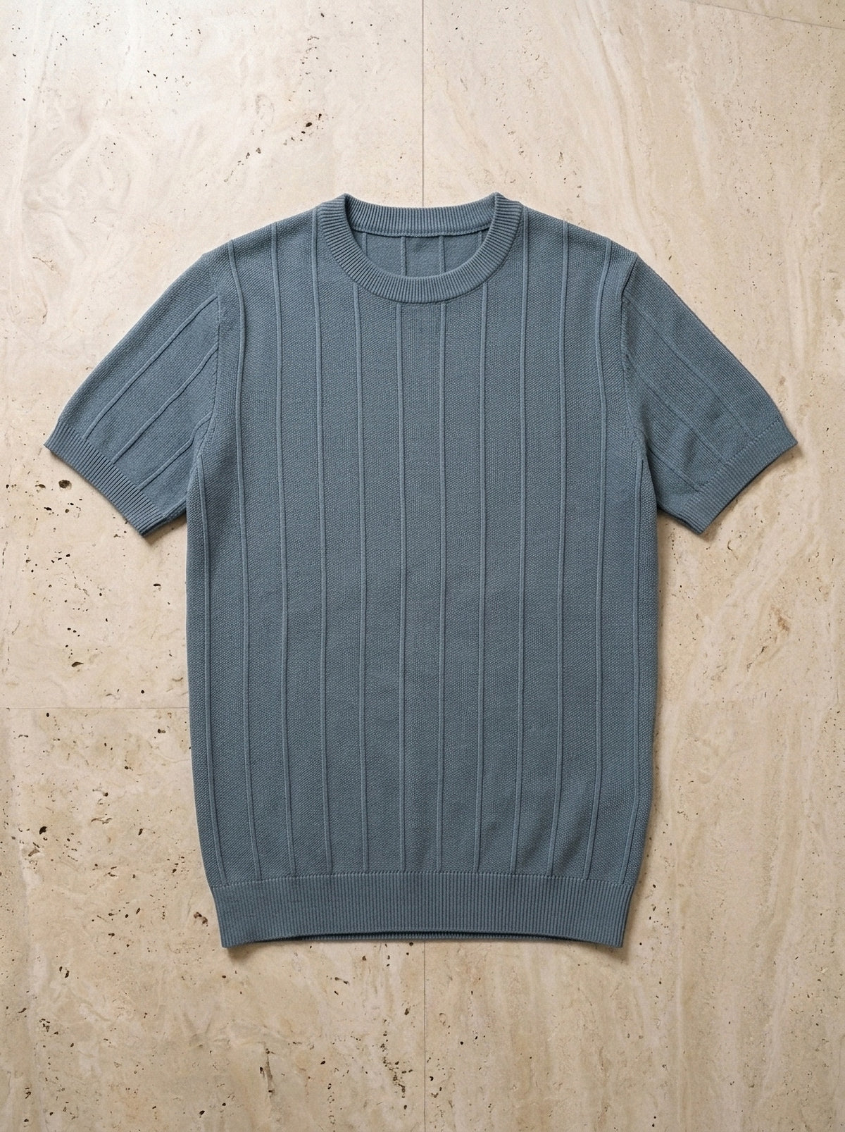 Azul | Camiseta de tricô Otranto azul – peça sozinha vista de cima