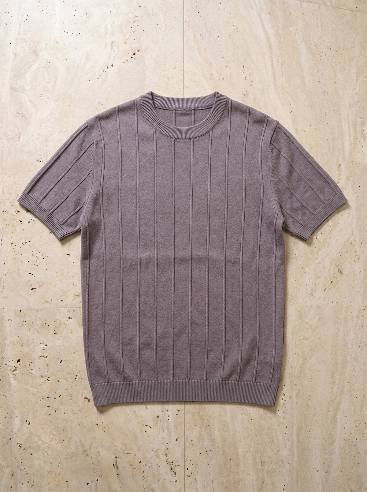 Cinza | Camiseta de tricô Otranto cinza – peça sozinha vista de cima