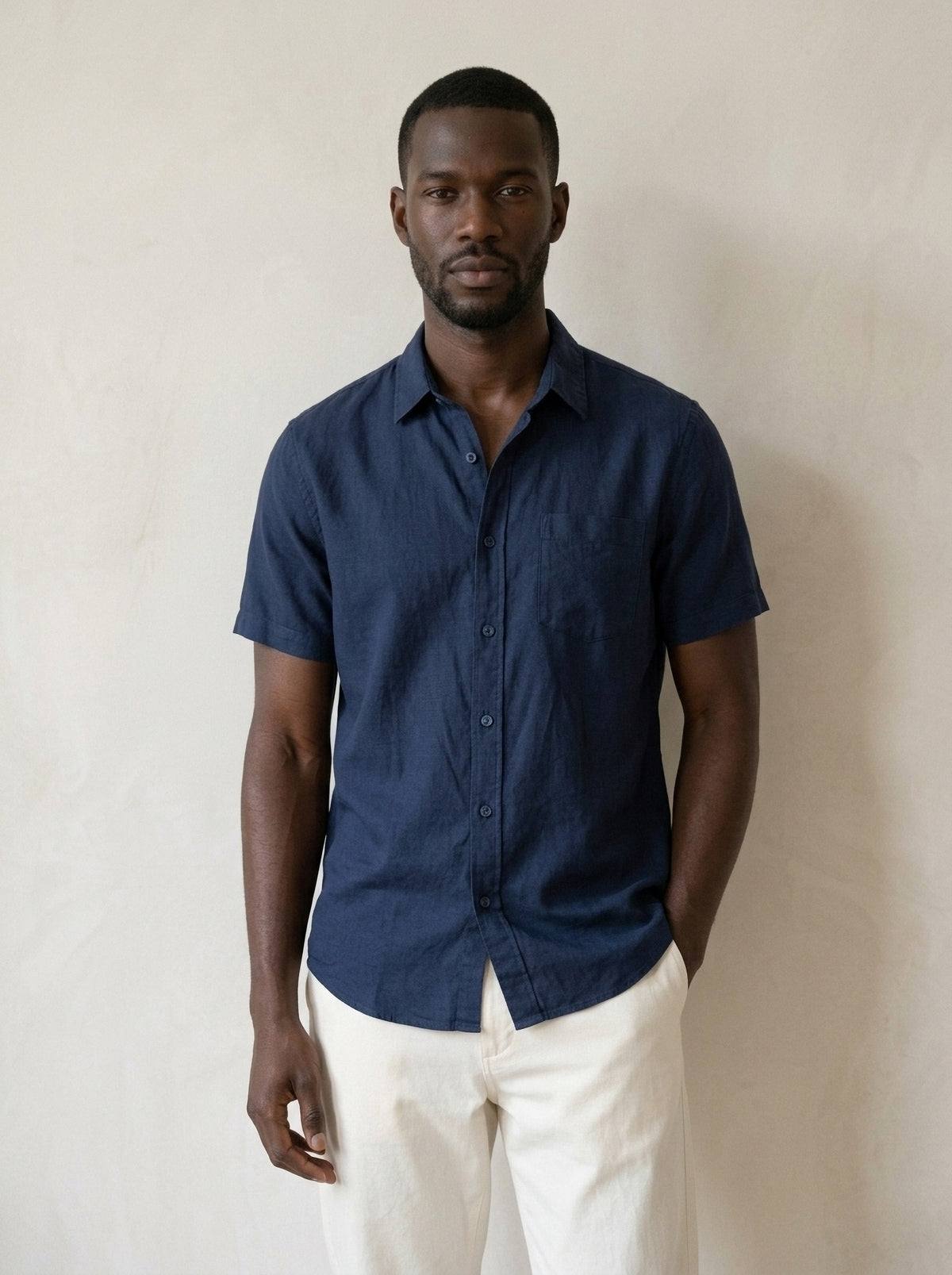 Azul-escuro | Camisa social slim Parisot azul-escuro – vista de frente, recorte próximo