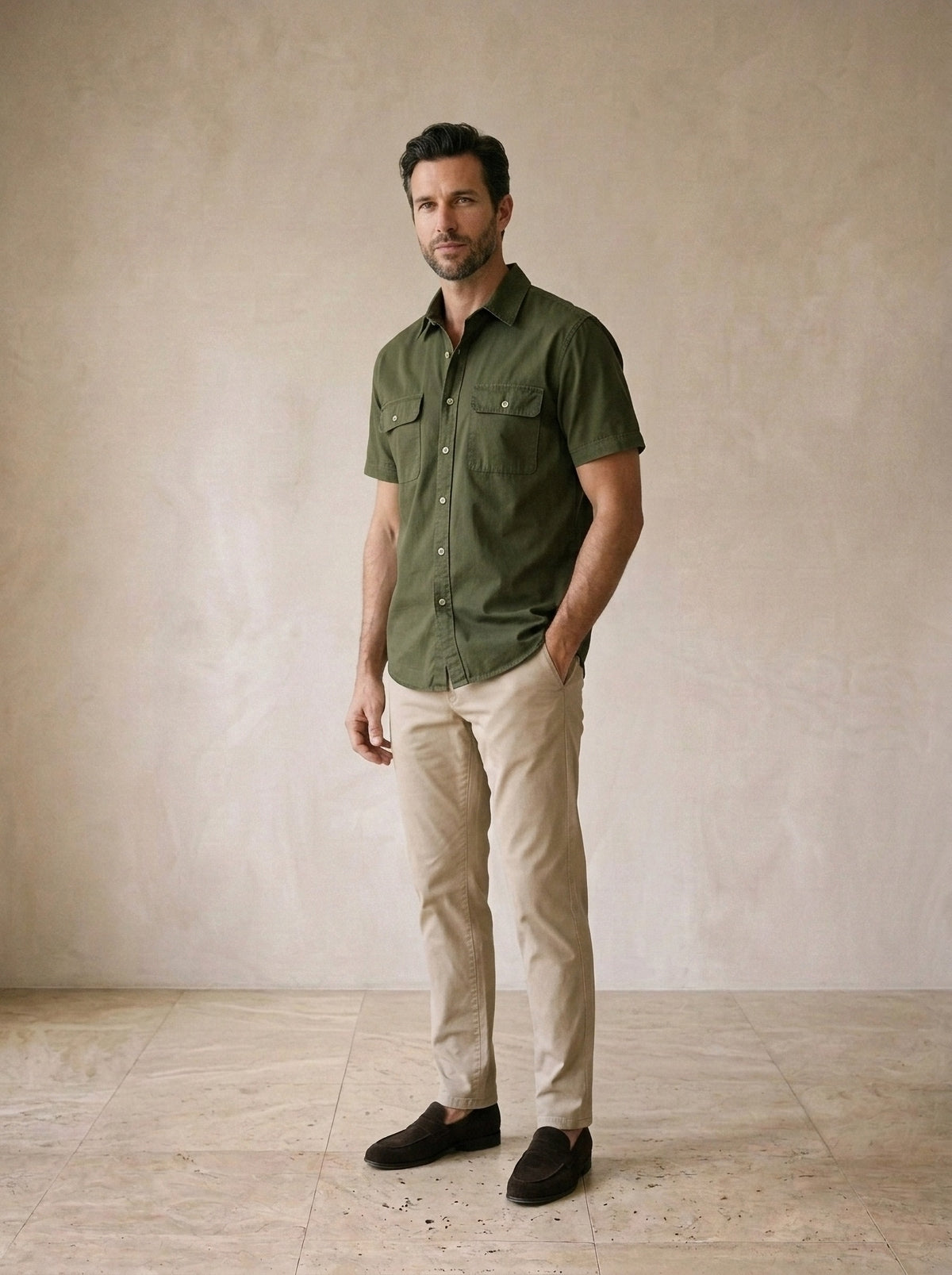 Verde-escuro | Camisa social de algodão Parma verde-escuro – vista três quartos
