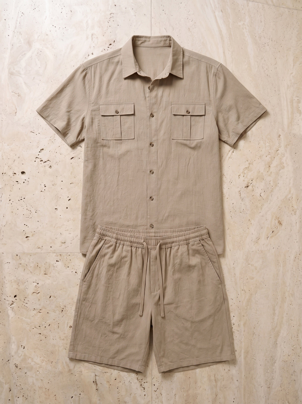 Cáqui | Conjunto camisa com bolsos e short de linho Paxos cáqui – peça sozinha vista de cima