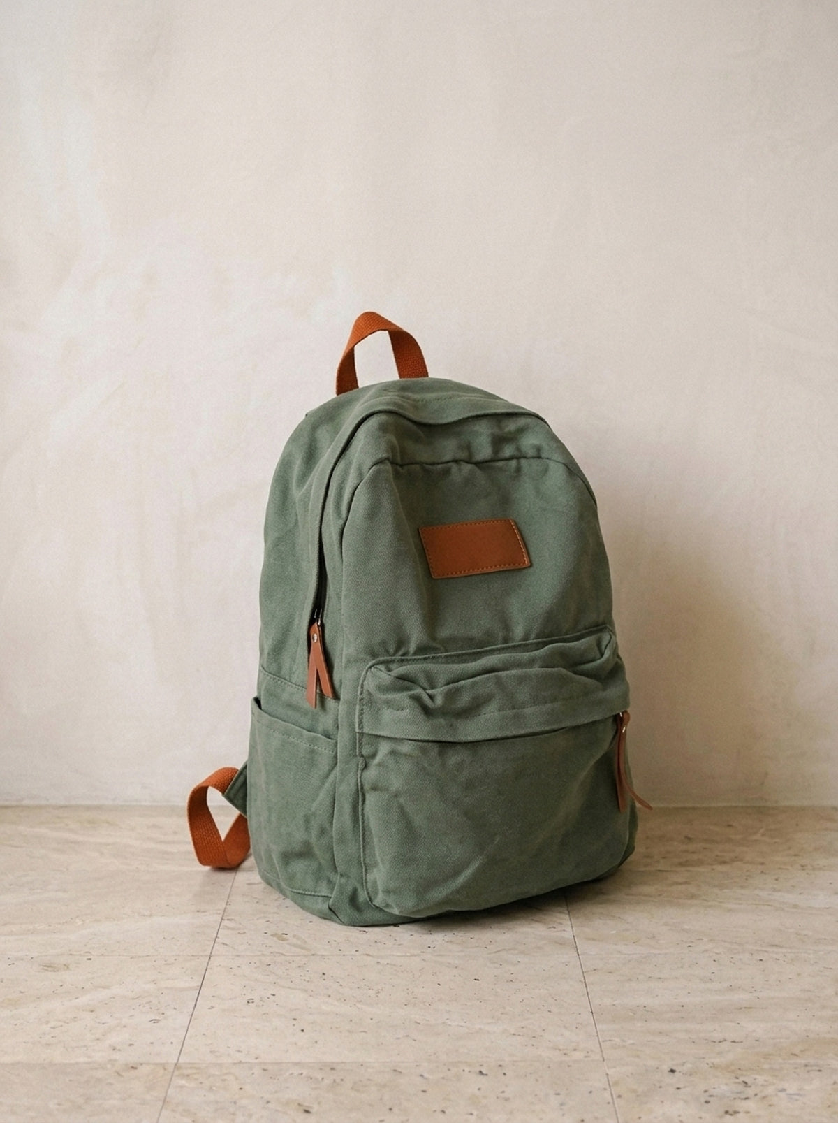 Verde | Mochila de nylon Peja verde – vista três quartos