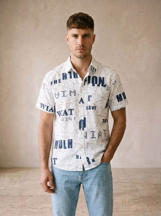 Camisa estampa de letras Peñíscola – vista de frente, recorte próximo