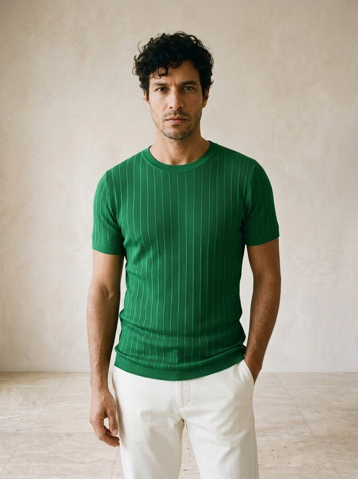 Verde | Camiseta de tricô Perugia verde – vista de frente, recorte próximo