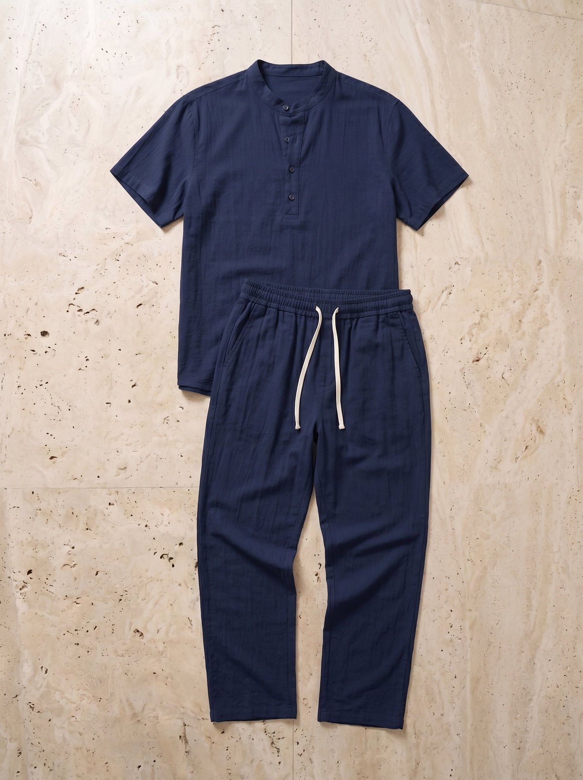 Azul-marinho | Conjunto bata henley e calça de algodão Pollença azul-marinho – peça sozinha vista de cima